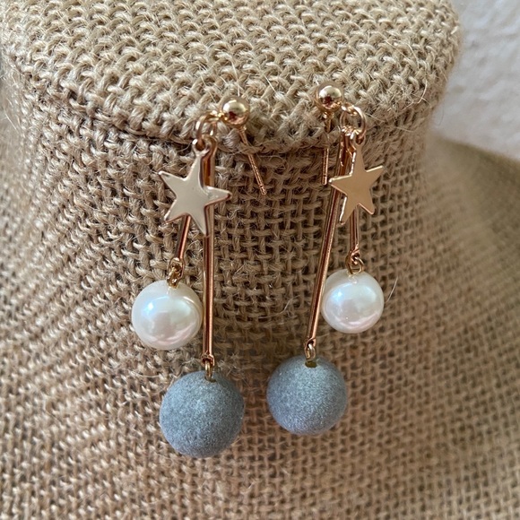 Star Pearl Statement Cute Earrings - Picture 2 of 6